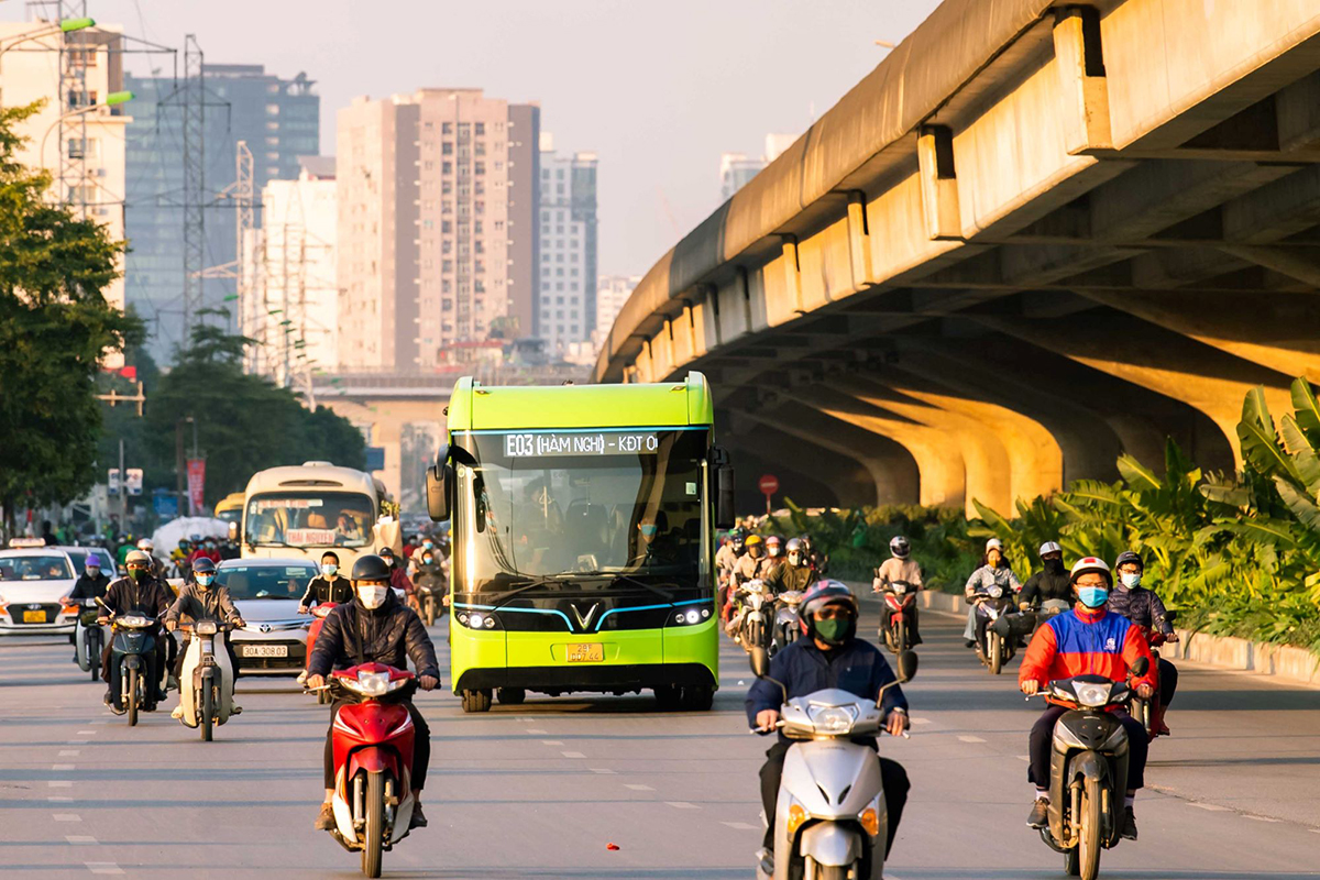 Giảm áp lực giao thông dịp Tết Nguyên đán bằng phương tiện xanh và tiện lợi